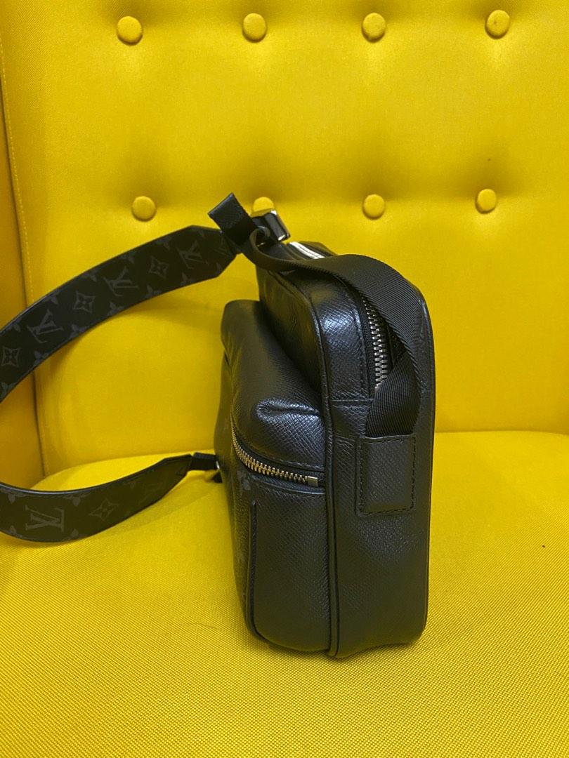 Louis Vuitton Mens Messenger Bag, Luxury, Bags & Wallets on Carousell