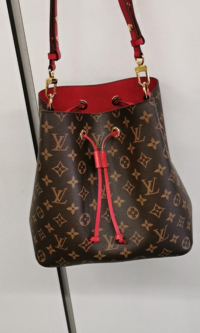 Louis Vuitton shoulder purses come - Baller on a Budget