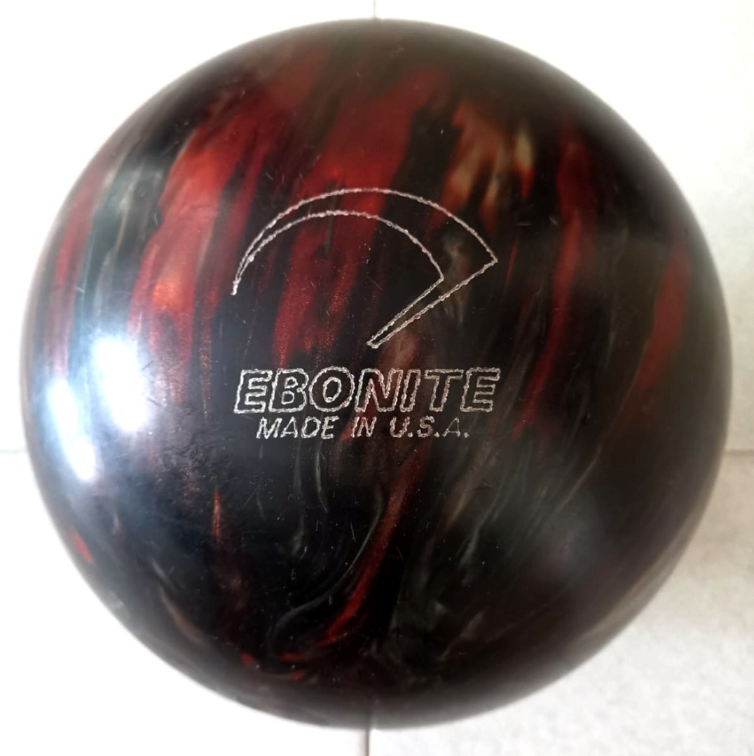 Maxim Ebonite 12lb Bowling Ball (Lady), Sports Equipment, Sports