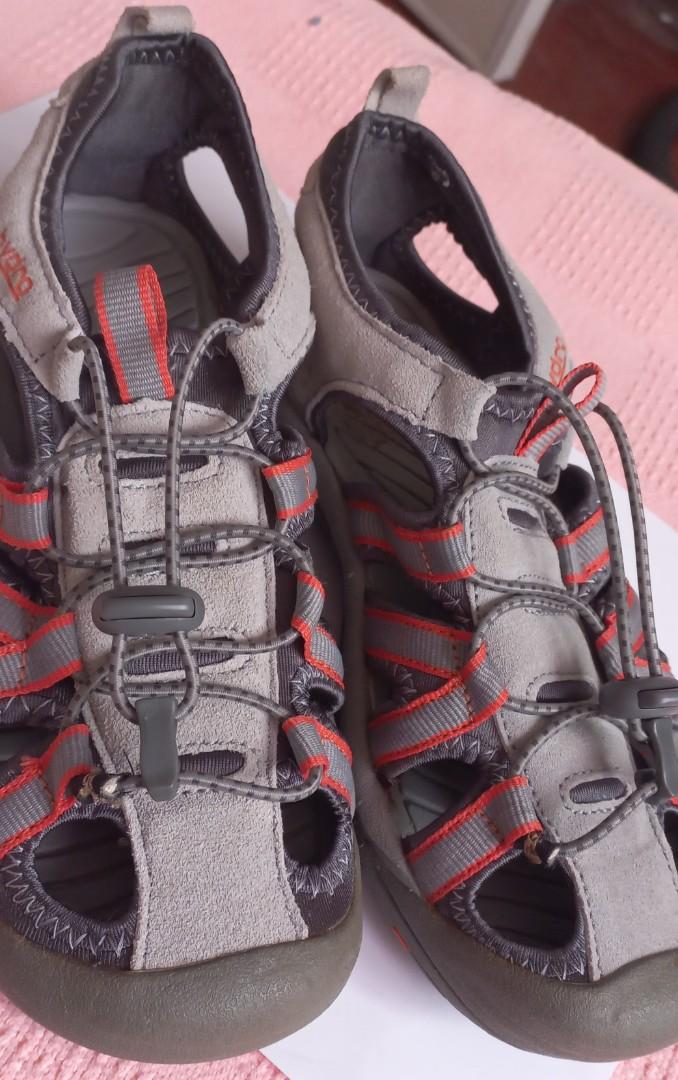 nevados hiking shoes