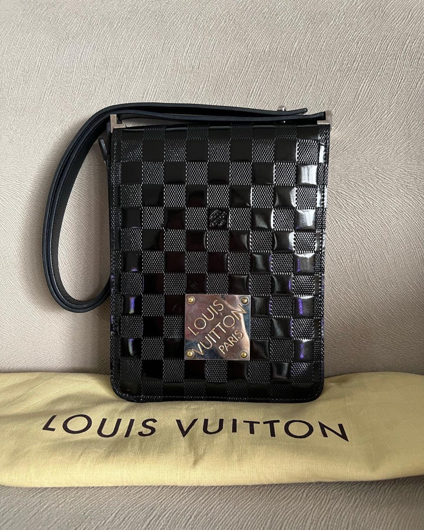LOUIS VUITTON Shoulder Bag M92127 club Vernis/Damier Black Black Women Used