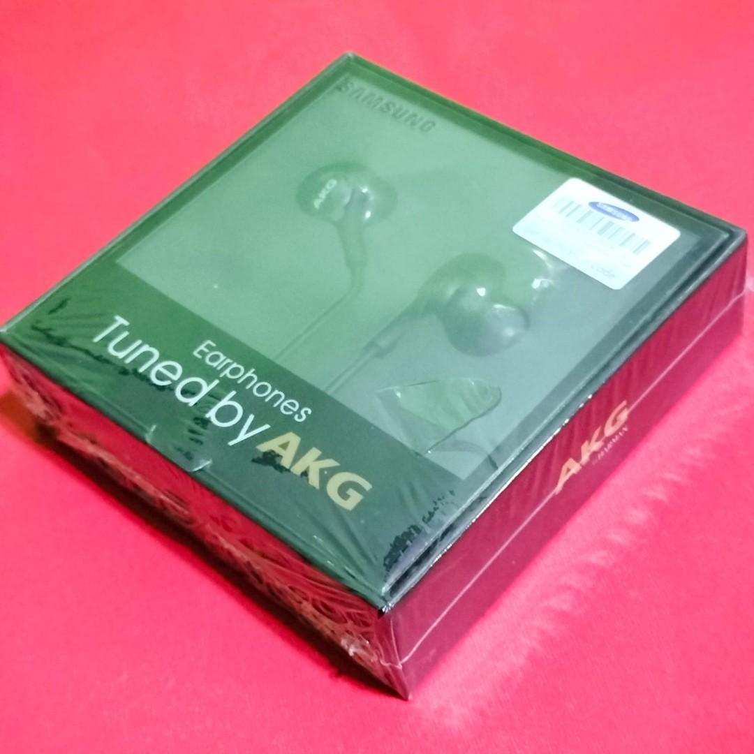 ORIGINAL SAMSUNG AKG HEADSET (Category: Earphones) located in Paranaque City. Submitted by audioaddict0517 (Listing ID 1186055045, Image 2). Description: available colors: white black cherry type c - 650 pesos jack type - 550 pesos.