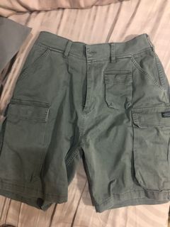 （分類：）位於 。 由 Balenciaga 提交（商品編號 1186037936，圖片 1）。簡介： 。