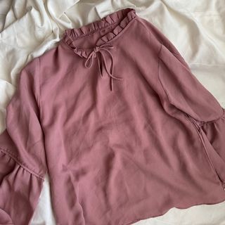 (Category: ) located in . Submitted by alyssa_closet (Listing ID 1185995245, Image 1). Description: .