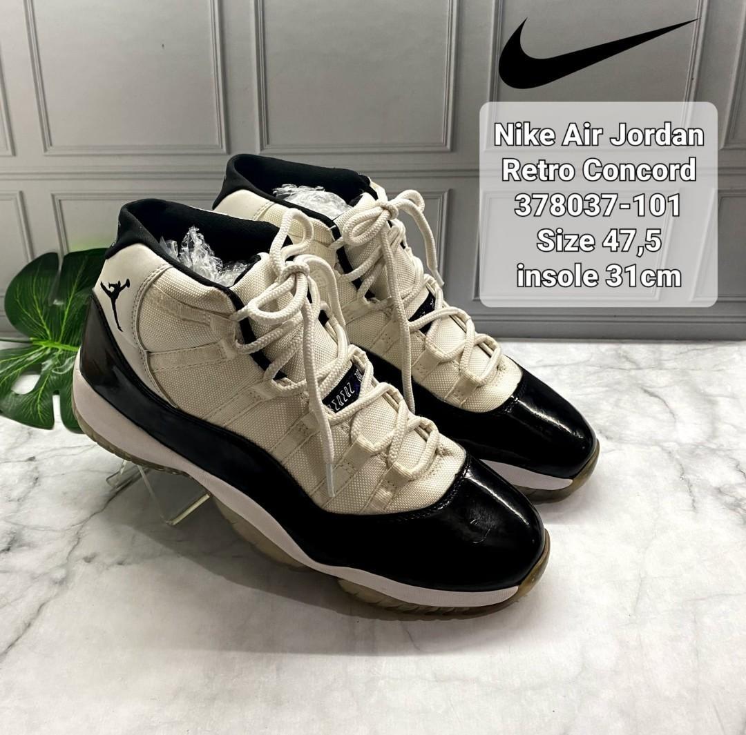 Sepatu Basket Nike Air Jordan Size Sepatu Basket Air Jordan One - Main Image