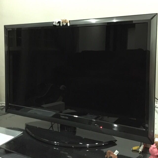 TOSHIBA 42 INCH TELEVISION, Everything Else on Carousell