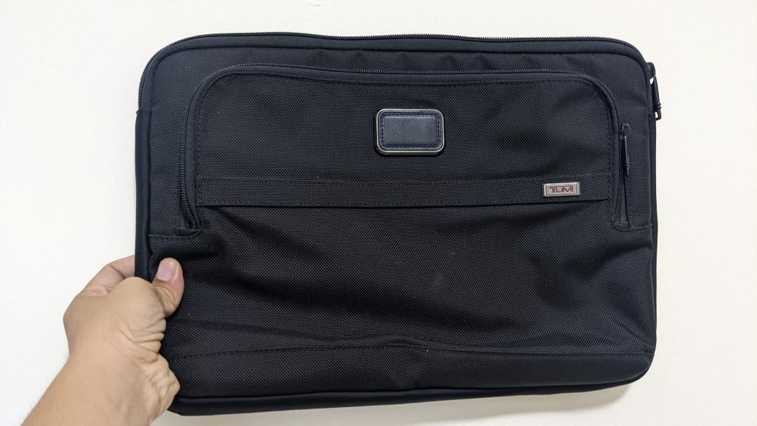 Tumi extra large cheap laptop cover with strap