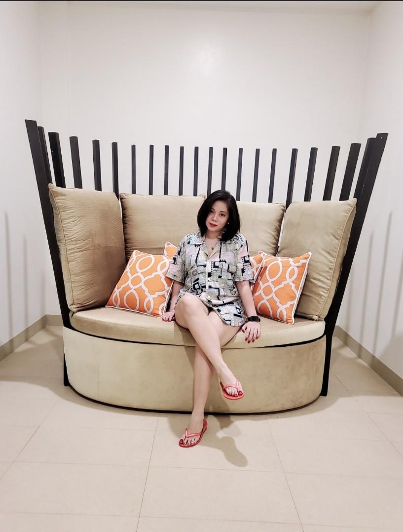 Vintage blouse (Category: Blouses) located in Caloocan City. Submitted by armcpu (Listing ID 1186089250, Image 3). Description: Vintage Blouse Like New Fit to M-L 200 plus Sf.
