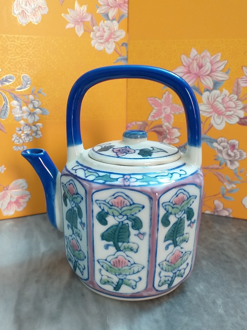 Vintage Teapot Hobbies And Toys Memorabilia And Collectibles Vintage Collectibles On Carousell 6610