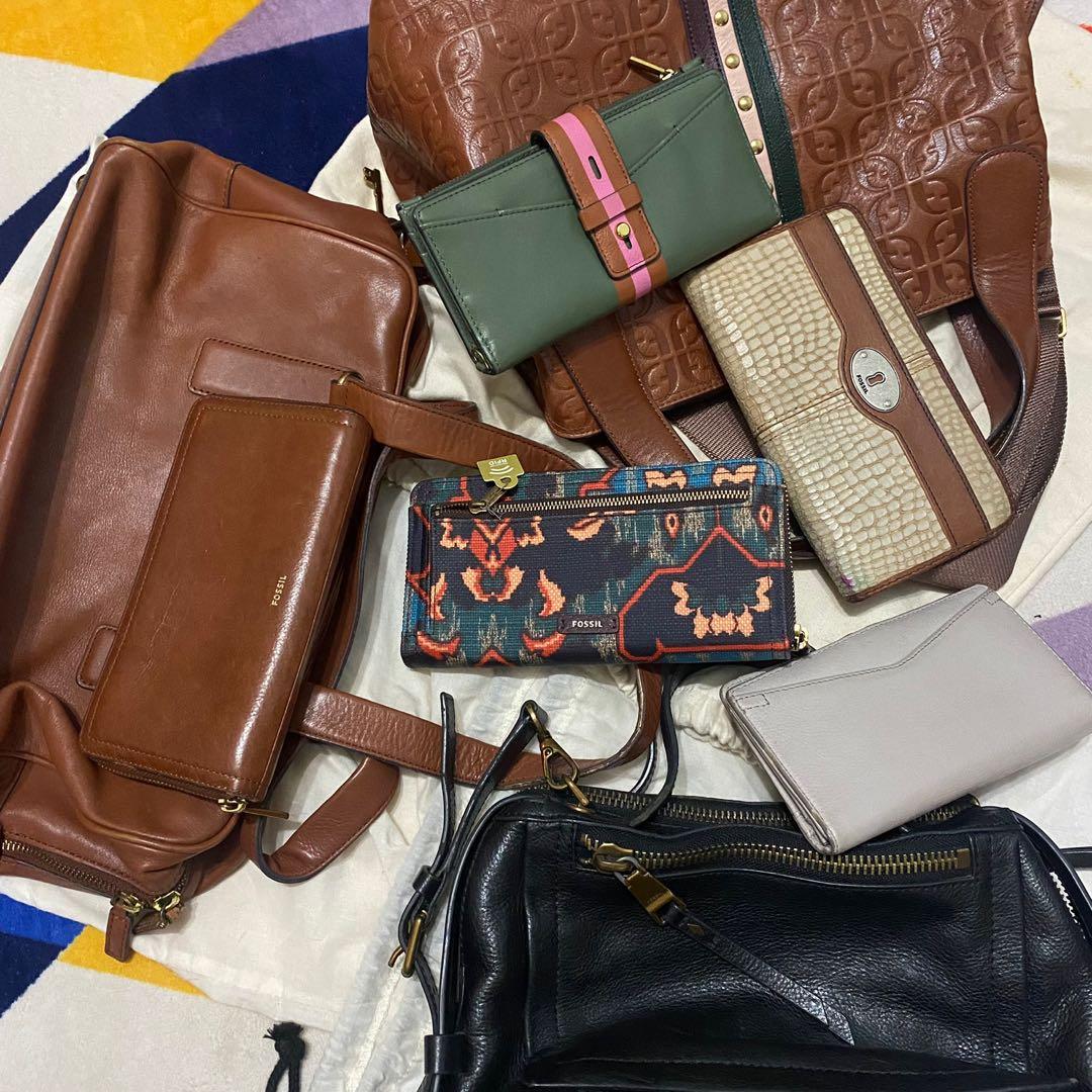 Fossil wristlet | Leather clutch wallet, Wallets for women, Leather purses
