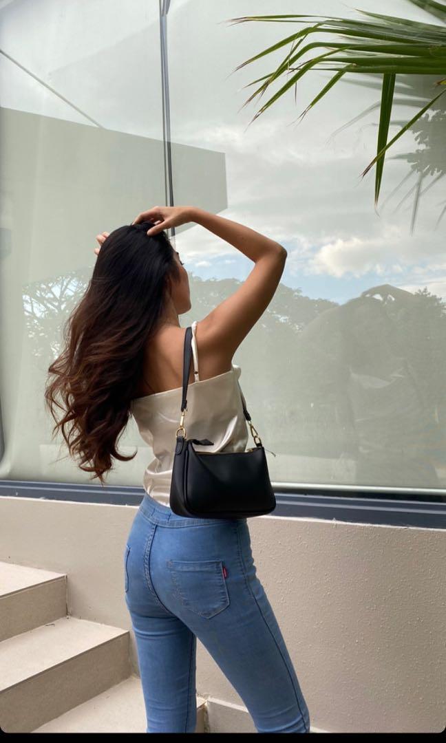 White satin dress (Category: Dresses) located in Las Pinas. Submitted by issaprelovedstuff (Listing ID 1186072912, Image 2). Description: White satin dress Adjustable straps Side zipper Fits s-m Can be used as satin top (see pic) Model height is 5’4 Meet up: (with Php40.00 handling fee) 📍Vista Mall Las Piñas - Monday to Friday 📍along alabang zapote road - Monday to Friday 6pm onwards Shipping: (fee to be shouldered by buyer) 📦GogoExpress 📦 La