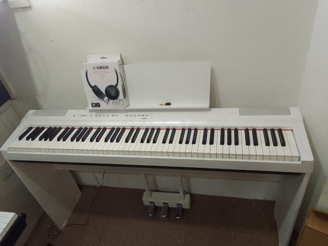 Yamaha P125 digital piano with new bench and headphones , Hobbies