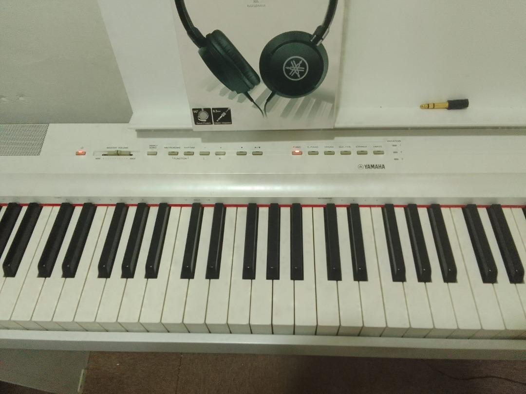 Yamaha P125 digital piano with new bench and headphones , Hobbies