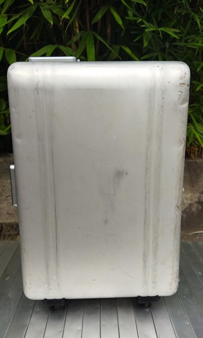 Halliburton luggage outlet