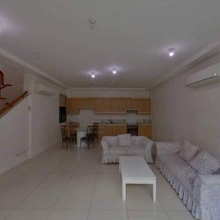 3 bedrooms high end townhouse for rent