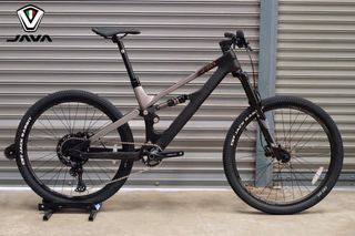（分類：）位於 。 由 trendybike 提交（商品編號 1186128000，圖片 1）。簡介： 。