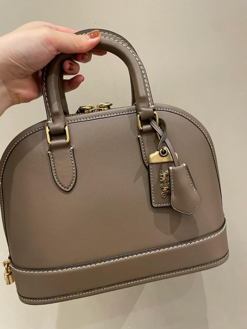 Coach bag 1941 collection top