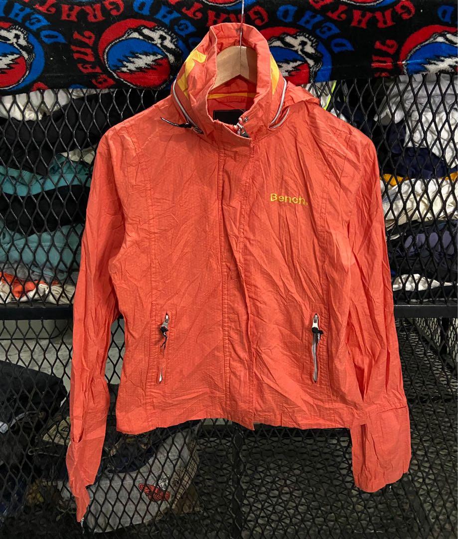 Bench windbreaker top