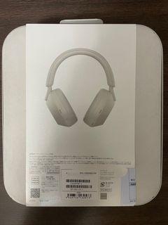 BNIB sealed Sony WH-1000XM5 silver colour
