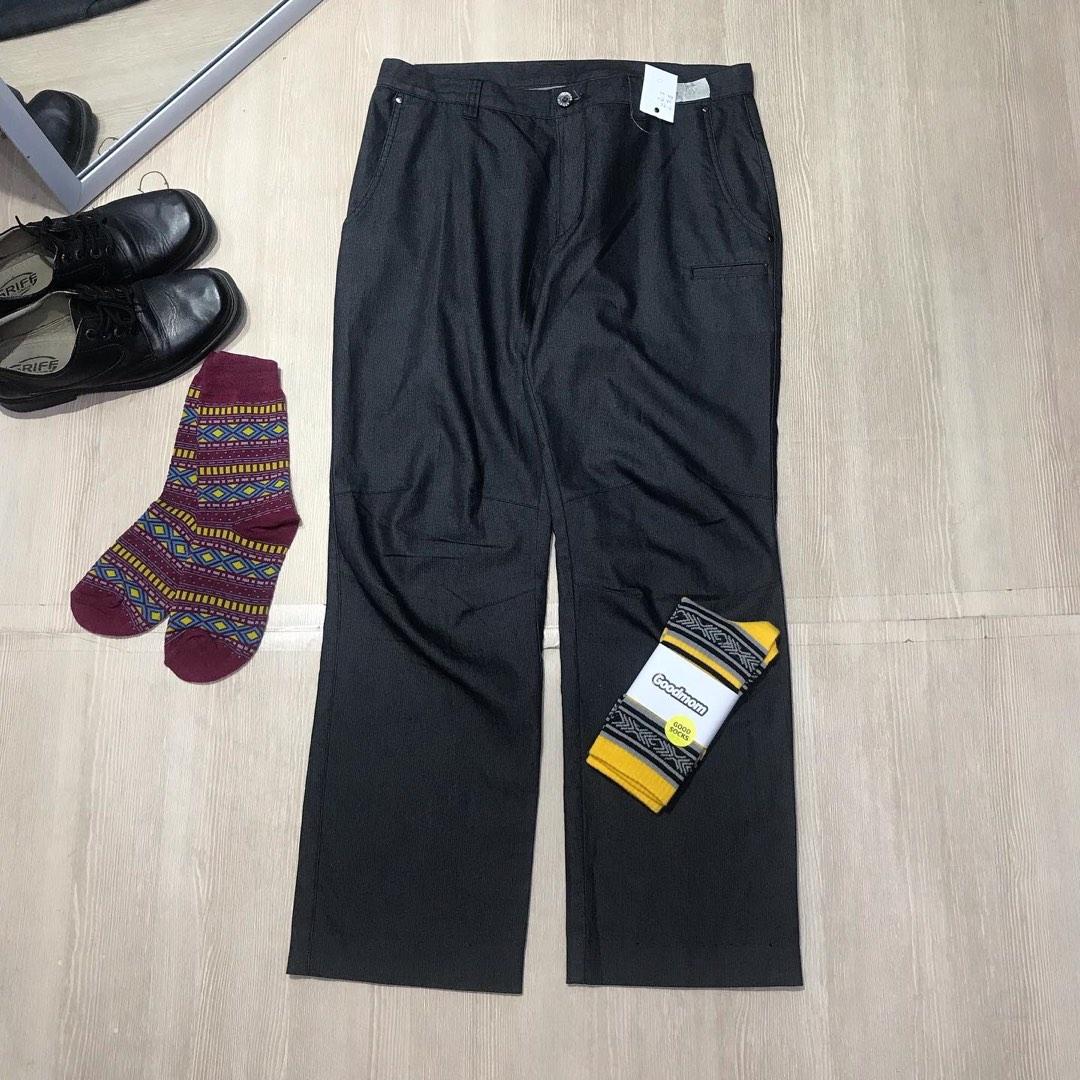 Chinos le qok sportif Fesyen Pria Pakaian Bawahan di Carousell