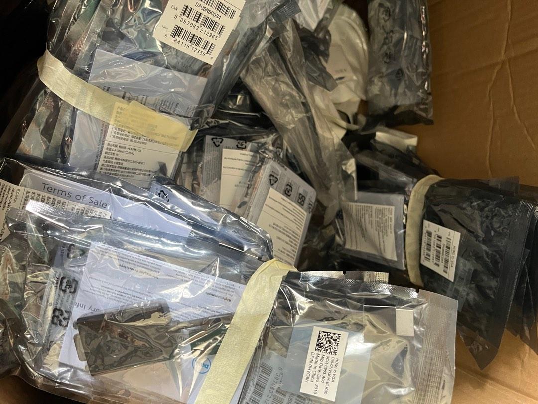 Dell HDMI to VGA Adapter Original (Category: Cables & Adaptors) located in Quezon City. Submitted by ramosieee (Listing ID 1186172905, Image 3). Description: Brandnew; Available onhand 3pcs for ₱699 ✔️ BIG DISCOUNT FOR BULK ORDERS ✔️SAME DAY DELIVERY “AS IS, WHERE IS”.
