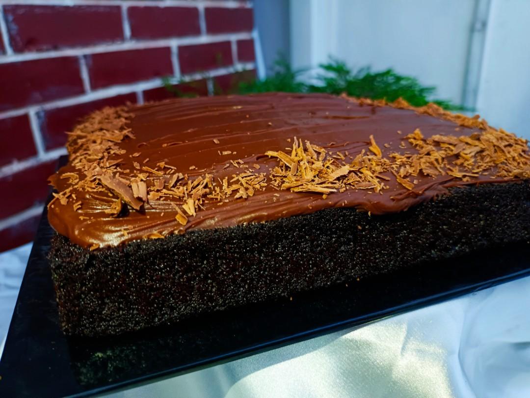 Chocolate Chip Cake (1.2 kg) | The Kingsbury Indulgence