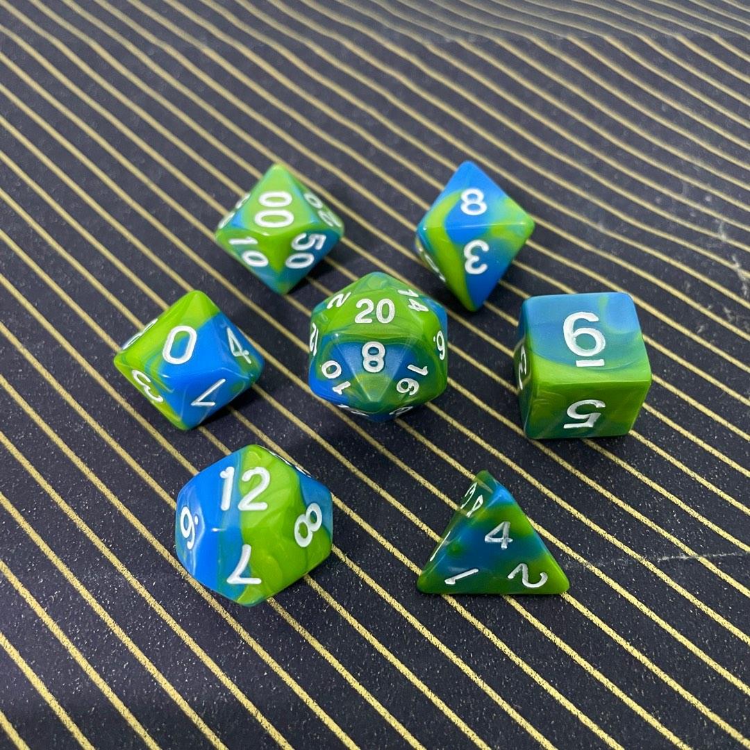Dungeons and Dragons Dice Set, Hobbies & Toys, Toys & Games on Carousell