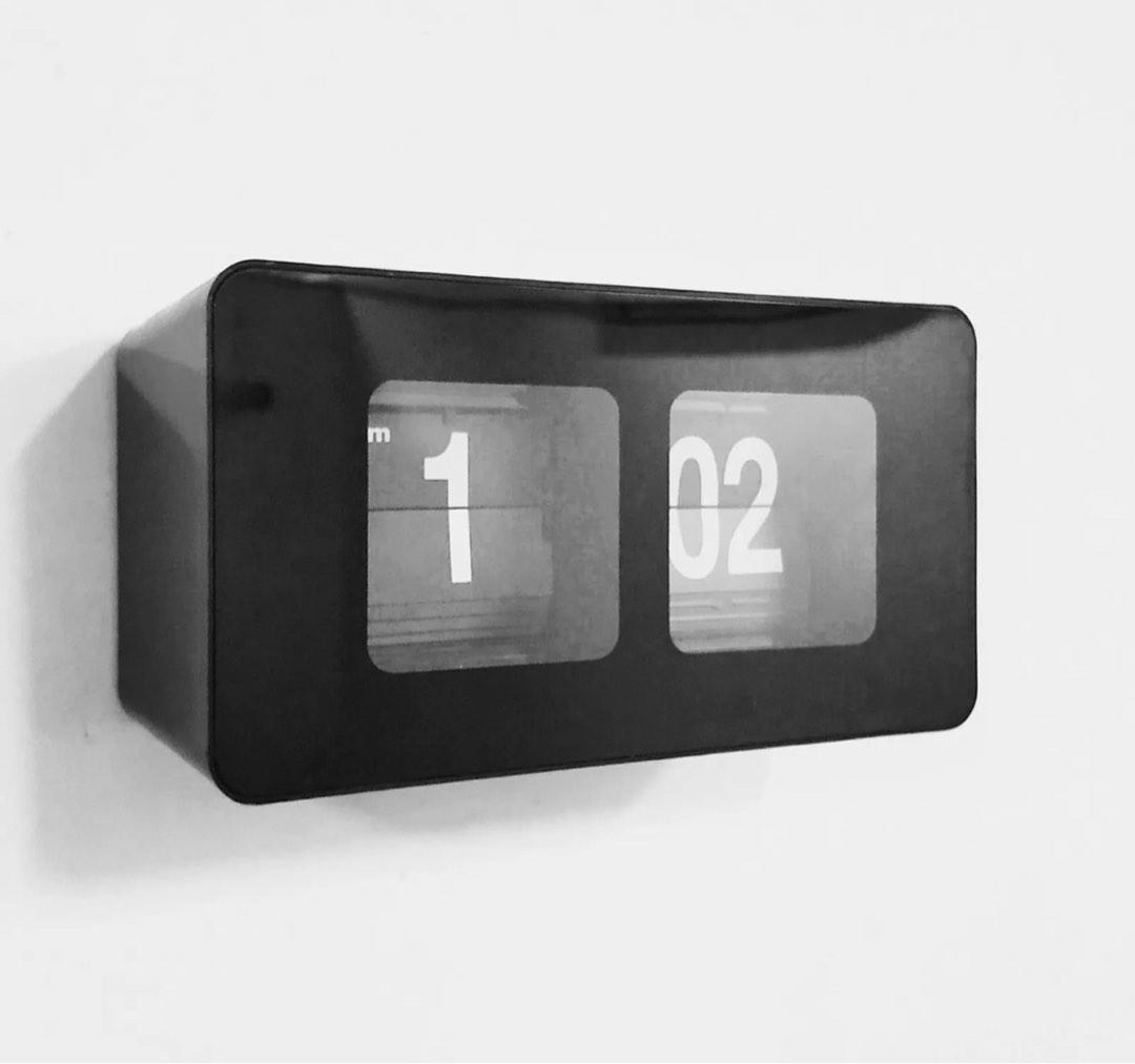 Flipping clock like the airport terminal 1 chart, Furniture & Home