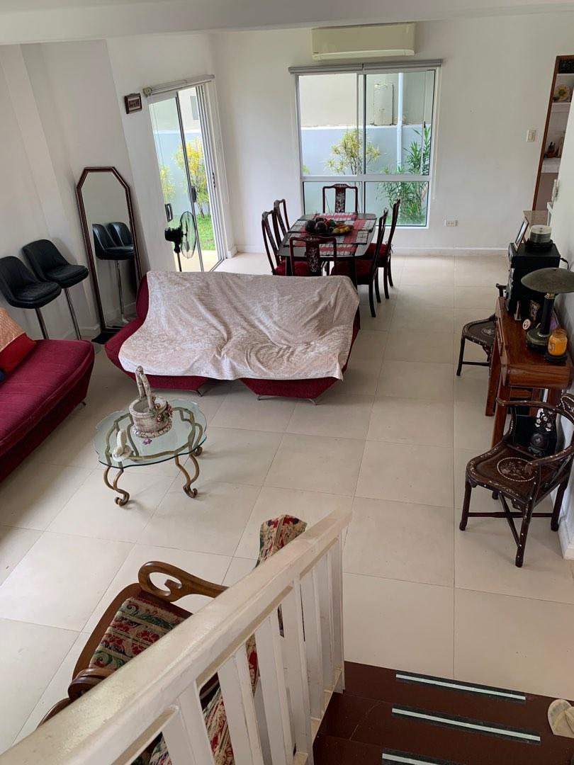 For sale house (Category: House & Lot) located in Makati City. Submitted by zionland145 (Listing ID 1186263504, Image 3). Description: Ridgeview Estate Nuvali Lot area is 257 square meters Floor area is 172 square meters Two story house , 3 bedrooms , 3 toilet and bath , Kitchen , Dining area , Living area with an open door to the garden, Dirty kitchen , 2 covered garage , Patio. Small front garden and side garden ,concrete fence . Ph 20M clean t