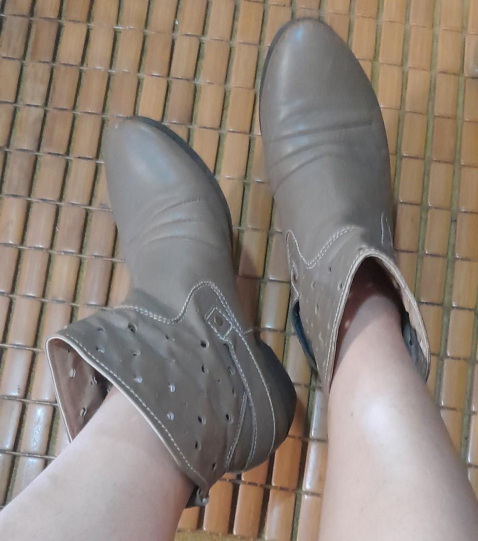 Forleria Gray Boots Women s Fashion Footwear Boots on Carousell