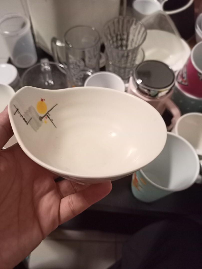 FREEPlates and bowls, Furniture & Home Living, Kitchenware & Tableware