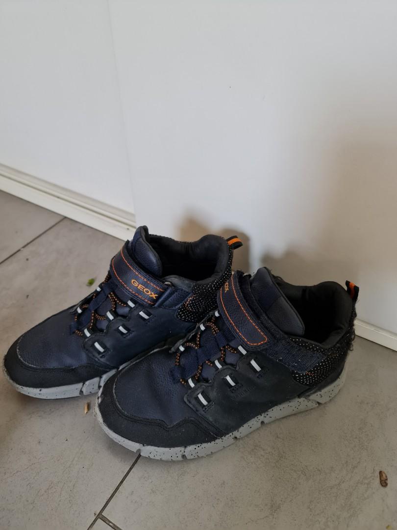 Geox kids chukka boots size US 3 Eur 34