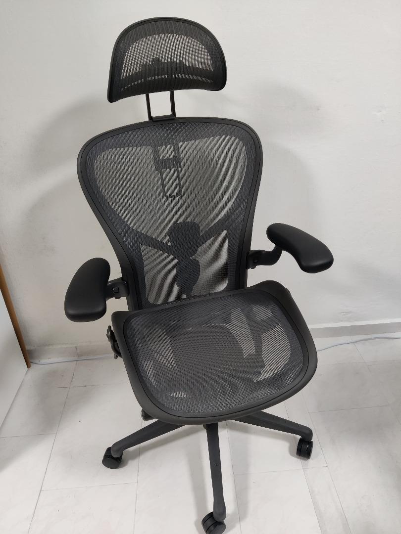 Herman Miller Aeron size C Atlas Headrest used less than 2