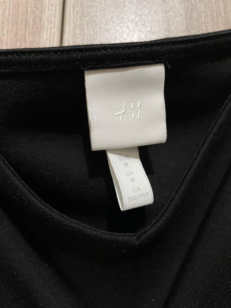 H&M Puff Shoulder Top (Category: Blouses) located in Quezon City. Submitted by morecloud (Listing ID 1186110081, Image 2). Description: Size: M RFS: moving, need to declutter.
