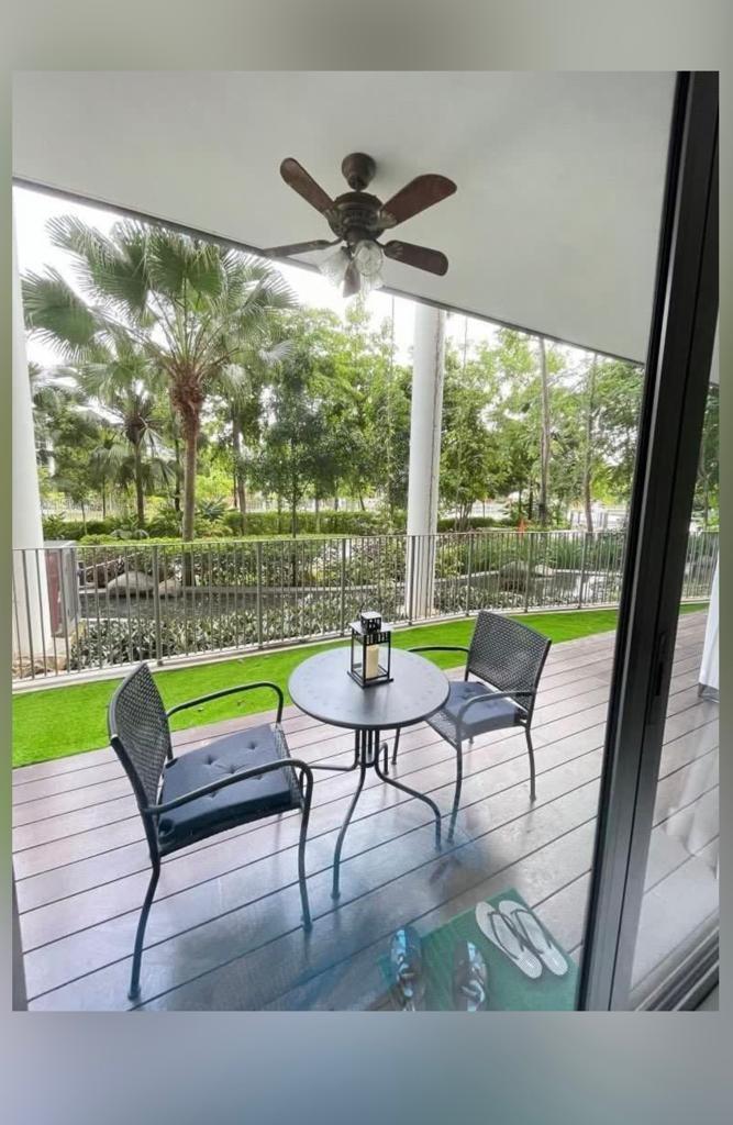 IKEA Lacko Table Outdoor Grey 1 Lacko Chairs WITH Armrests