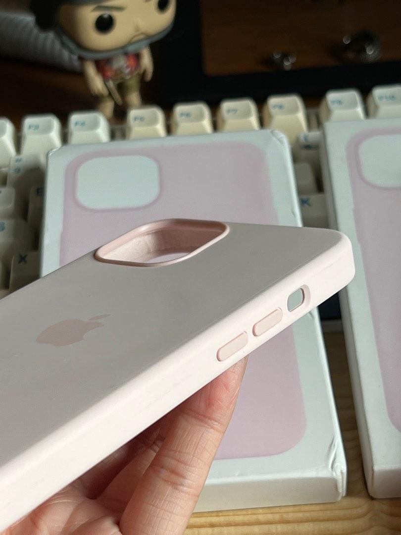 iPhone 13 Magsafe Silicone Case (Category: Cases & Sleeves) located in Manila. Submitted by razelysonn (Listing ID 1186136729, Image 3). Description: pm me.