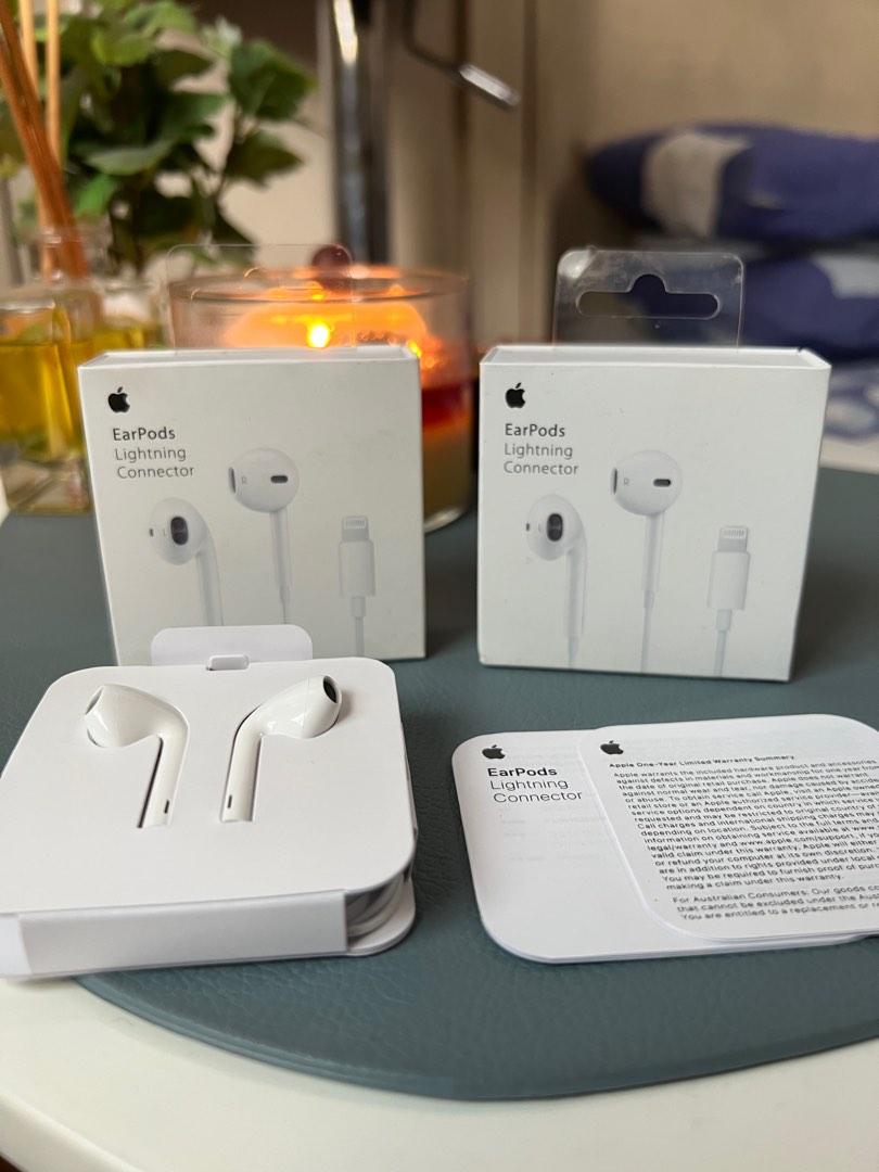 iPhone Lightning EarPods Earphones (Category: Headphones & Headsets) located in Manila. Submitted by razelysonn (Listing ID 1186196024, Image 3). Description: OEM QUALITY HIGH QUALITY .