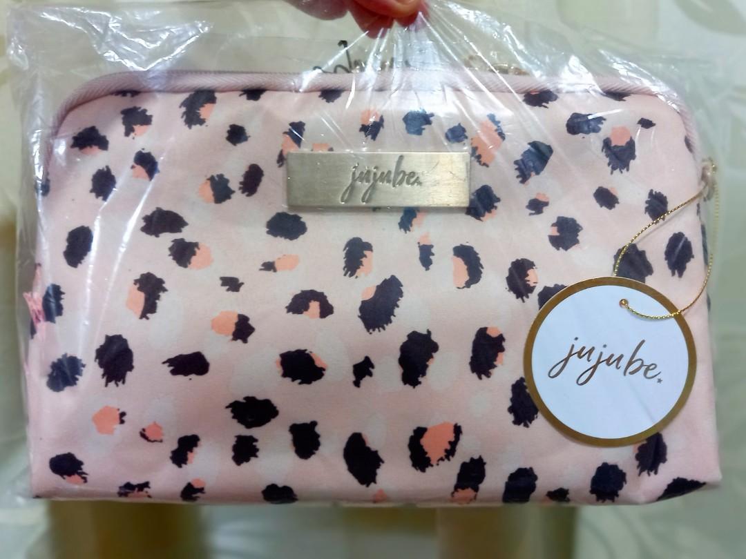 Jujube Be Set Wild Kat (Category: Diaper Bags & Wetbags) located in Los Banos. Submitted by mommybabyshopper (Listing ID 1186139652, Image 1). Description: BNWTIP. Repriced to 2500 + SF + Optional 20 pesos (item protection). MOP: GCash, BPI Buyer to shoulder SF via Gogo Xpress and optional insurance fee. One Be Set will fit a small pouch. Please be guided by SF below: ○ Small Pouch (Max 3kg) • Laguna: ₱80.00 • Metro Manila and Greater Metro Manil