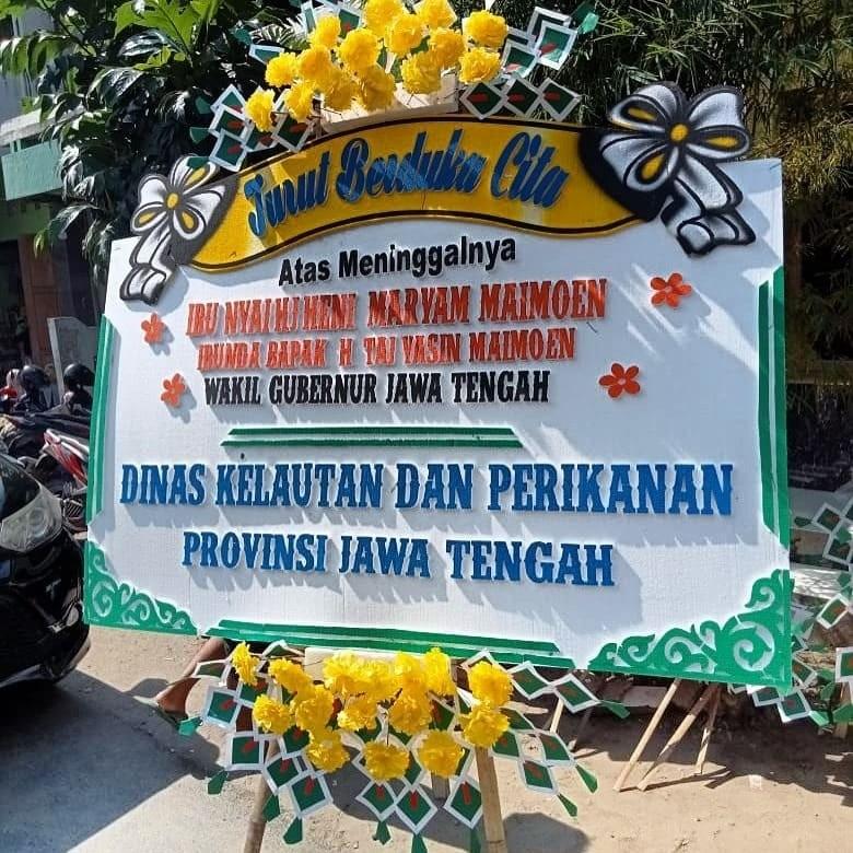 Karangan bunga, Desain & Kerajinan Tangan, Karya Seni di Carousell