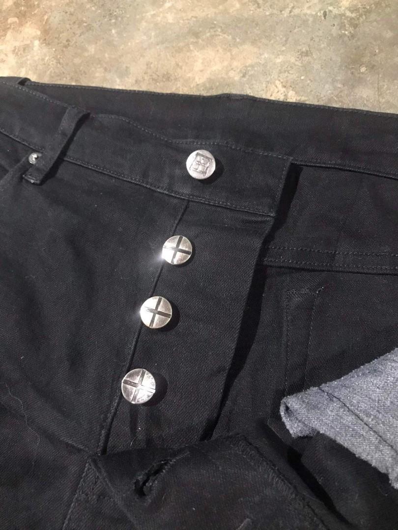 KSUBI JEANS (Category: Jeans) located in Santo Tomas. Submitted by pickers_corner (Listing ID 1186286433, Image 3). Description: KSUBI VAN WINKLE BLACK REBEL Size W36 L42 H6.5 excellent.