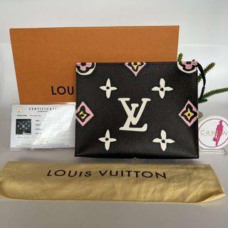 LV ESCALE POCHE TOILETTE 26 toiletry bag, Women's Fashion, Bags & Wallets,  Clutches on Carousell