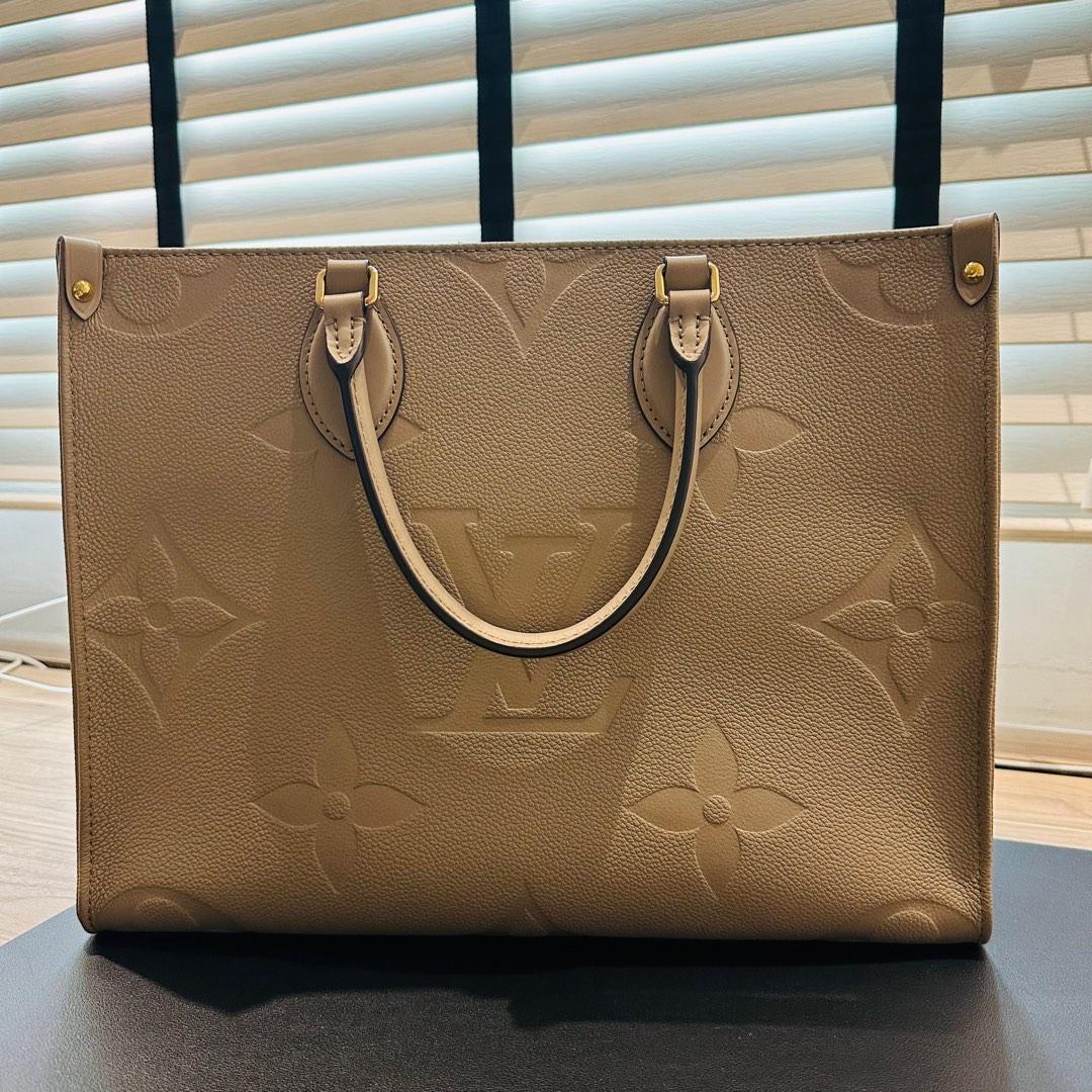 Onthego leather tote Louis Vuitton Beige in Leather - 26168325