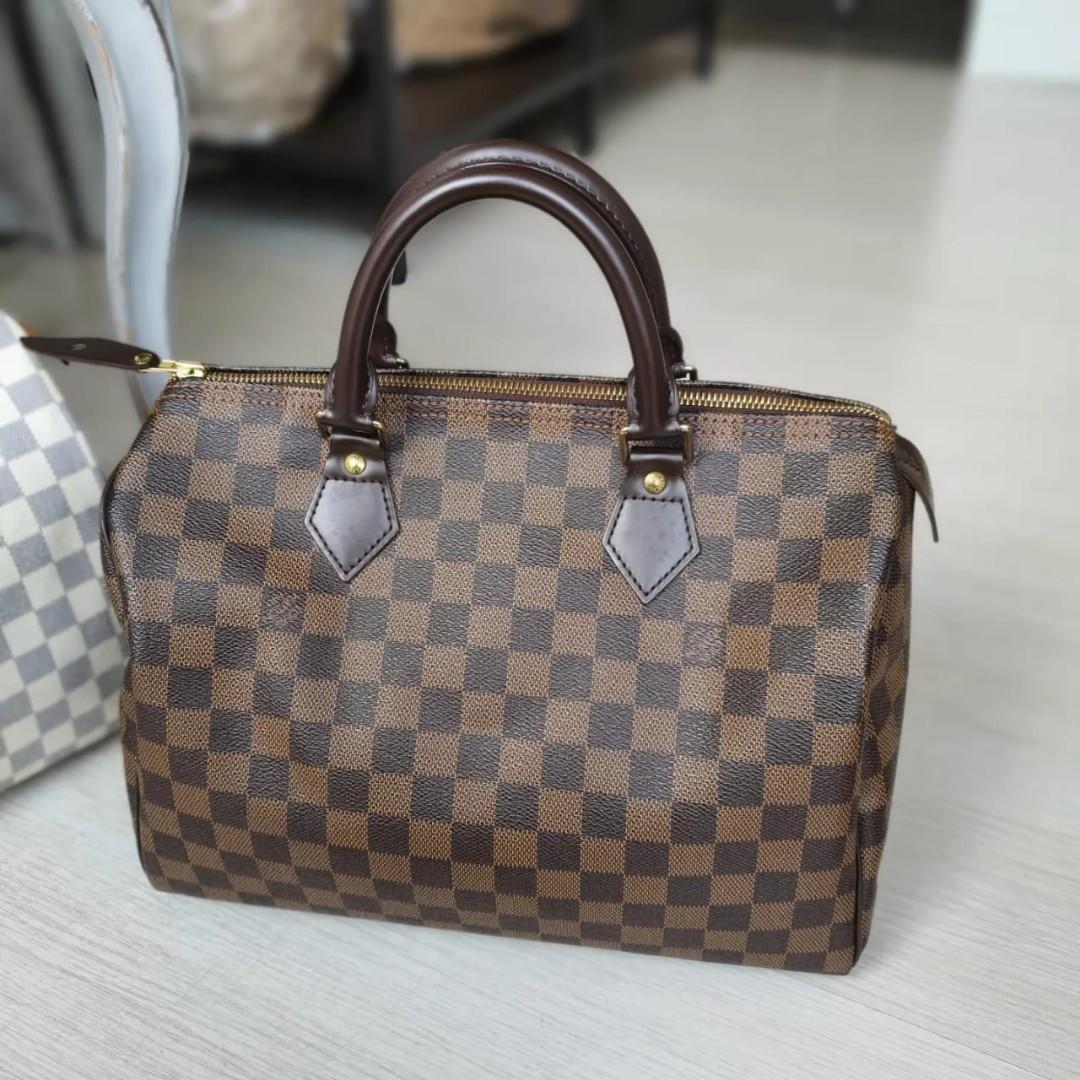 Preloved authentic Louis vuitton Lv speedy bandouliere 30 damier ebene with  strap, Luxury, Bags & Wallets on Carousell