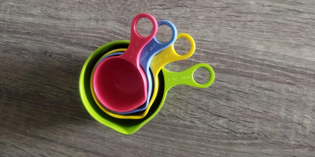 Martha Stewart Colorful measuring Cups (Category: Bakeware) located in Bulacan. Submitted by salt02 (Listing ID 1186099383, Image 1). Description: from US. used but in good condition.