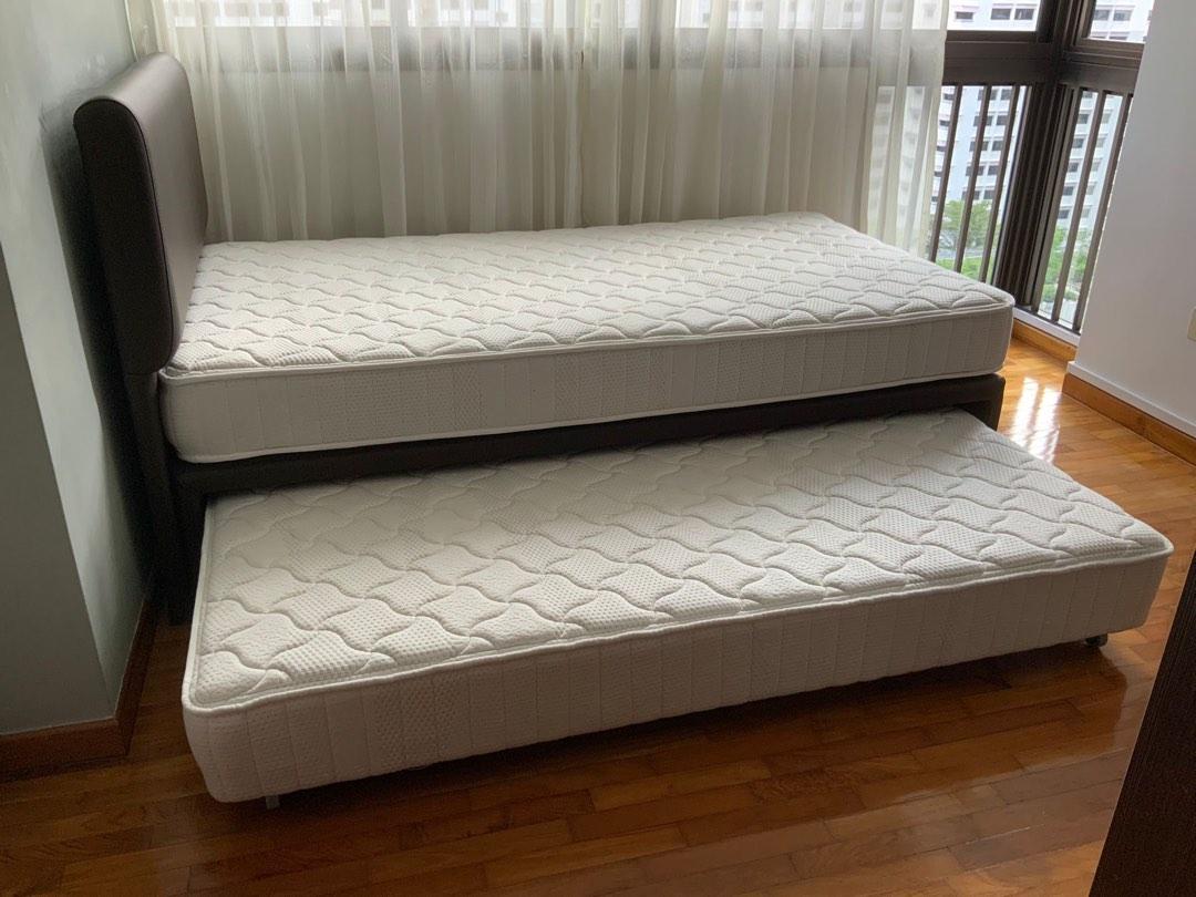 Maxcoil Day bed with pull out bed, Furniture & Home Living, Furniture