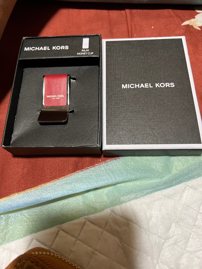 Michael Kors Money Clip, Men's Fashion, Watches & Accessories, Wallets &  Card Holders on Carousell