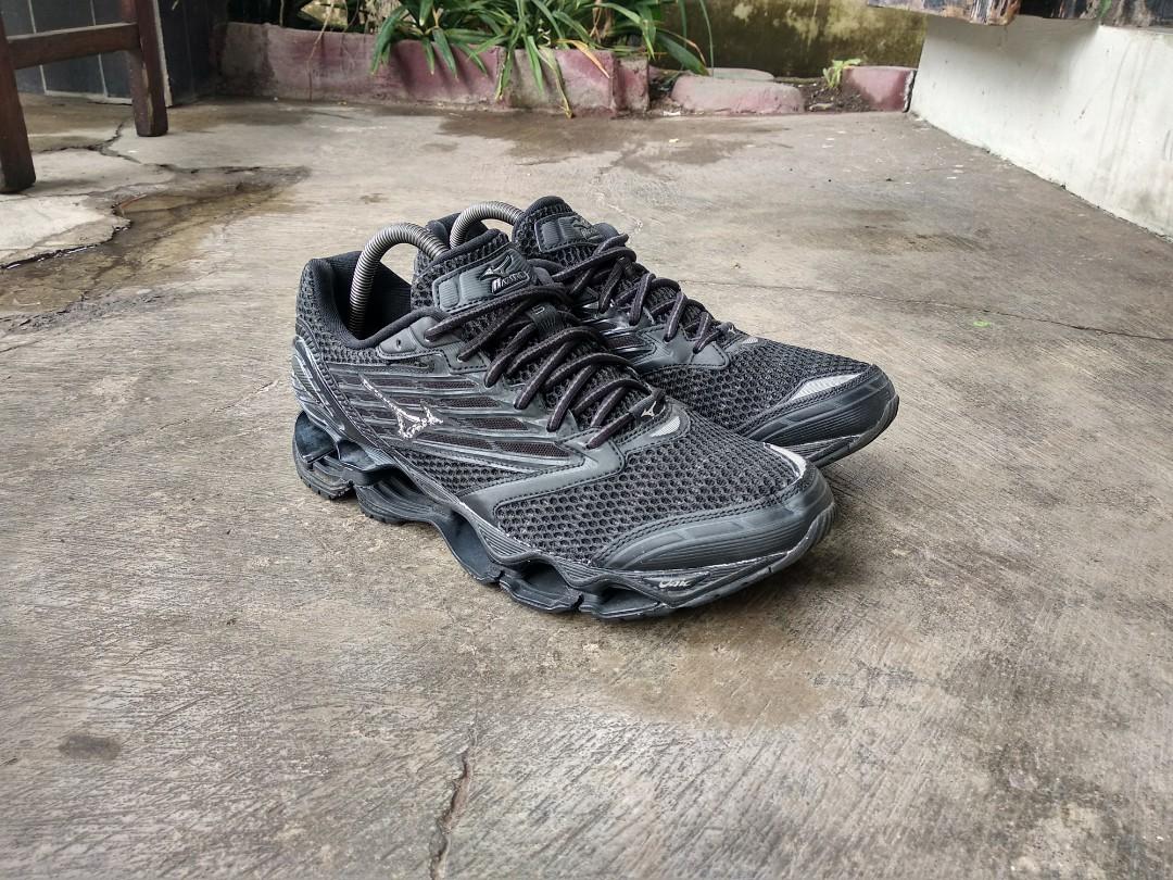 Sepatu mizuno top prophecy 5