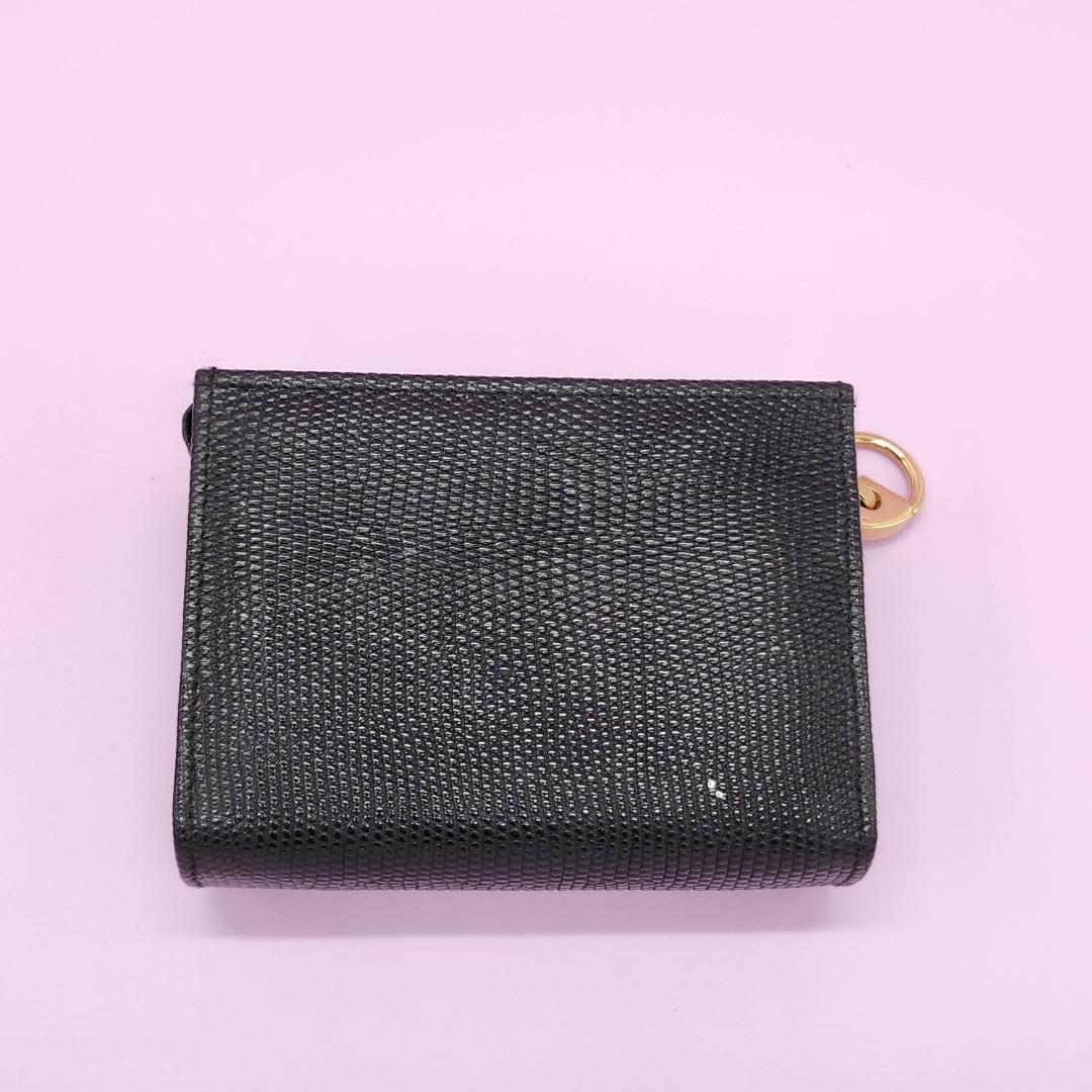 Palugi Sale ✨️ Salvatore Ferragamo Leather Card Case (Category: Luxury Bags & Wallets) located in Santa Cruz. Submitted by MillesimeCollection (Listing ID 1186098637, Image 2). Description: 𝐅𝐄𝐑𝐑𝐀~ 𝐁𝐋𝐀𝐂𝐊 𝐋𝐄𝐀𝐓𝐇𝐄𝐑 𝐌𝐈𝐍𝐈 𝐂𝐀𝐑𝐃 𝐂𝐀𝐒𝐄 𝘙𝘈𝘕𝘒 B ₱ 4,900.00 𝐅𝐑𝐄𝐄 𝐒𝐇𝐈𝐏𝐏𝐈𝐍𝐆 𝐏𝐇! Description: Excellent leather condition Tarnished emblem Small dirt at the back.