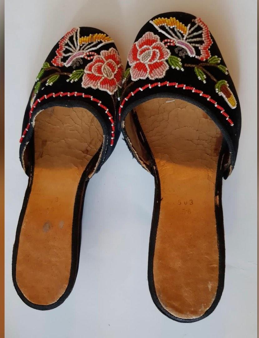 Peranakan Slippers/ sandal beaded, Hobbies & Toys, Memorabilia