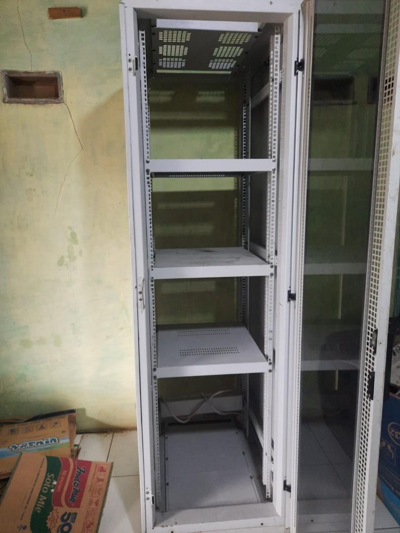 Rak server, Elektronik, Bagian Komputer & Aksesoris di Carousell